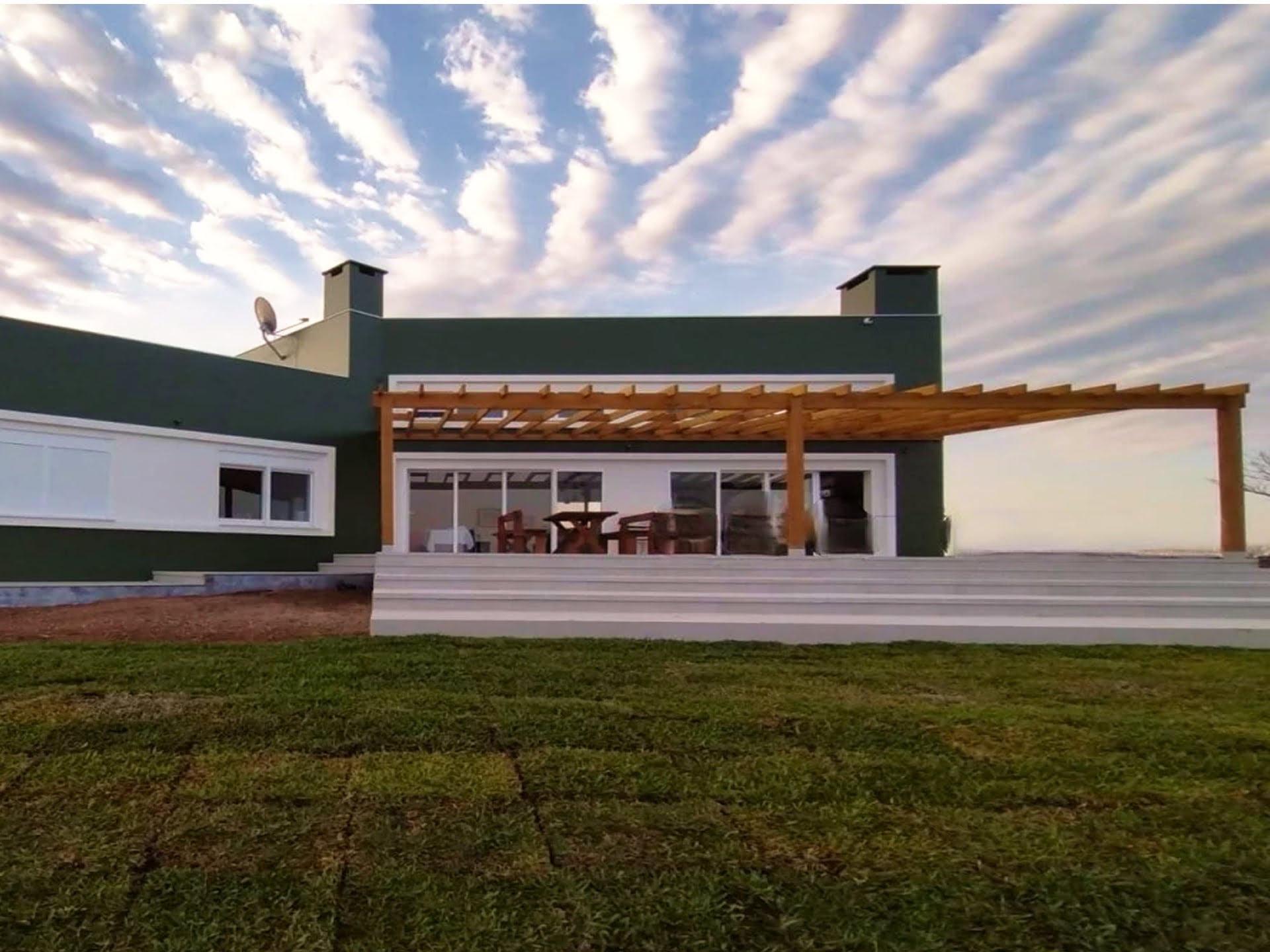 Casa de alto padrão construída pela MRW Engenharia - Projeto 1